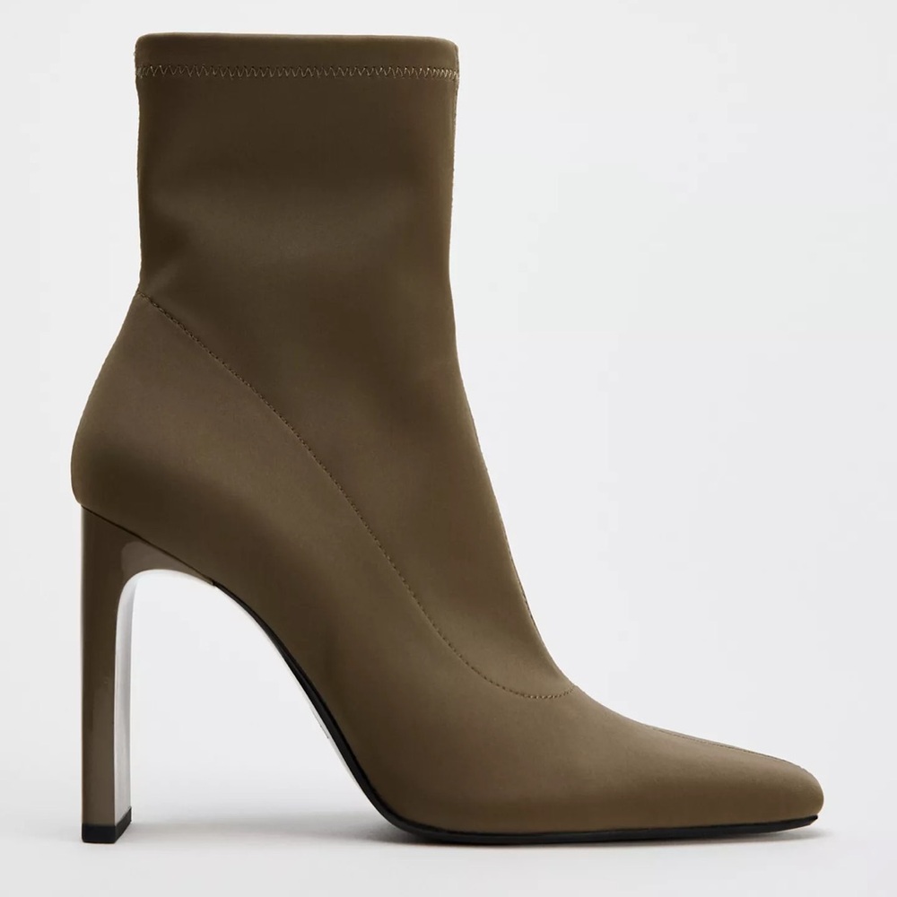 Elegant Tan Women's Ankle Boots